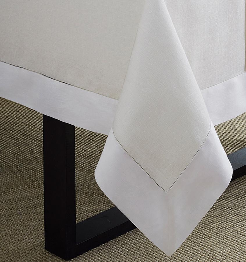 Reece Gold & White 66 x 140 Tablecloth