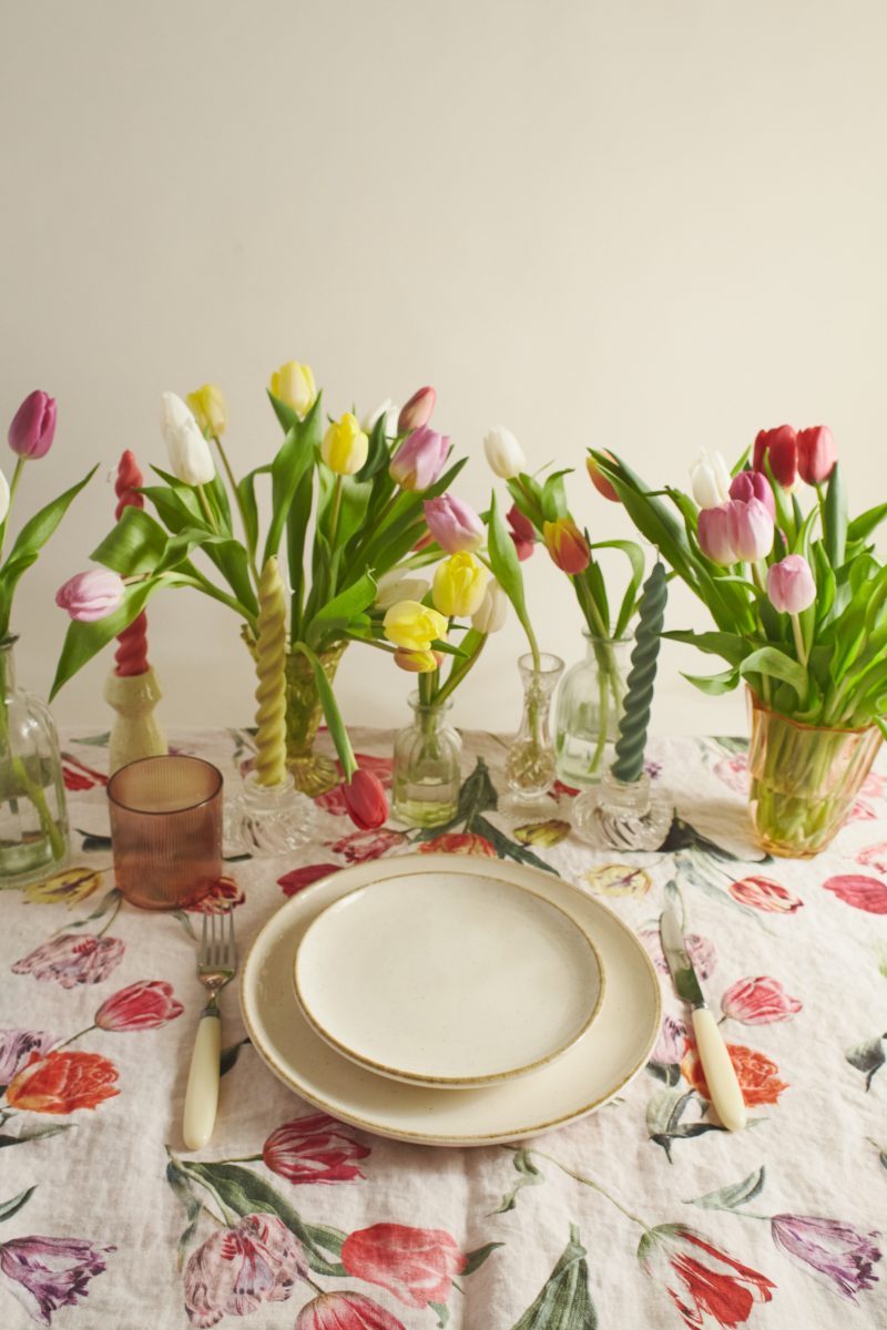 Blush Tulip Tablecloth 110 round